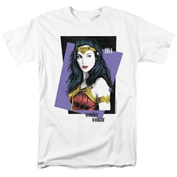 Wonder Woman - Mens Strike A Pose T-Shirt