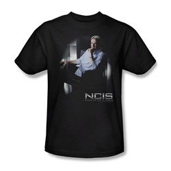 Cbs - Ncis / Gibbs Ponders Adult T-Shirt In Black
