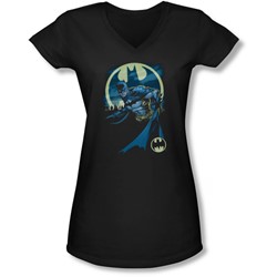 Batman - Juniors Heed The Call V-Neck T-Shirt